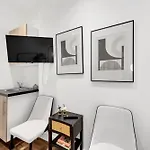 Petite Bliss, Charming Studio Hideaway