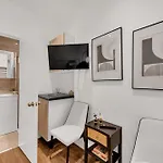 Petite Bliss, Charming Studio Hideaway