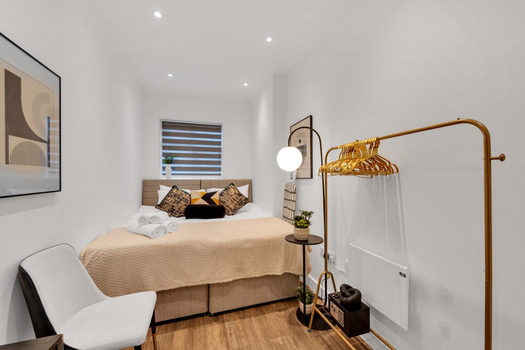 Petite Bliss, Charming Hideaway Apartment Hanwell