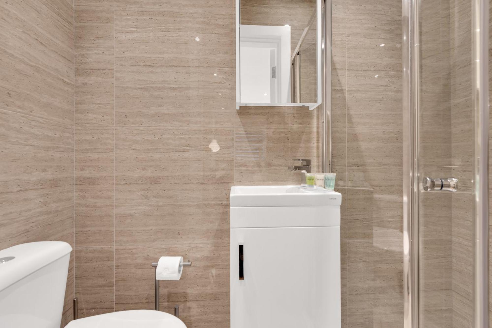 Petite Bliss, Charming Hideaway * Hanwell